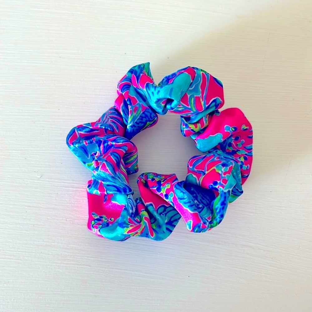 Lilly Pulitzer Scrunchie!🩷💜💚